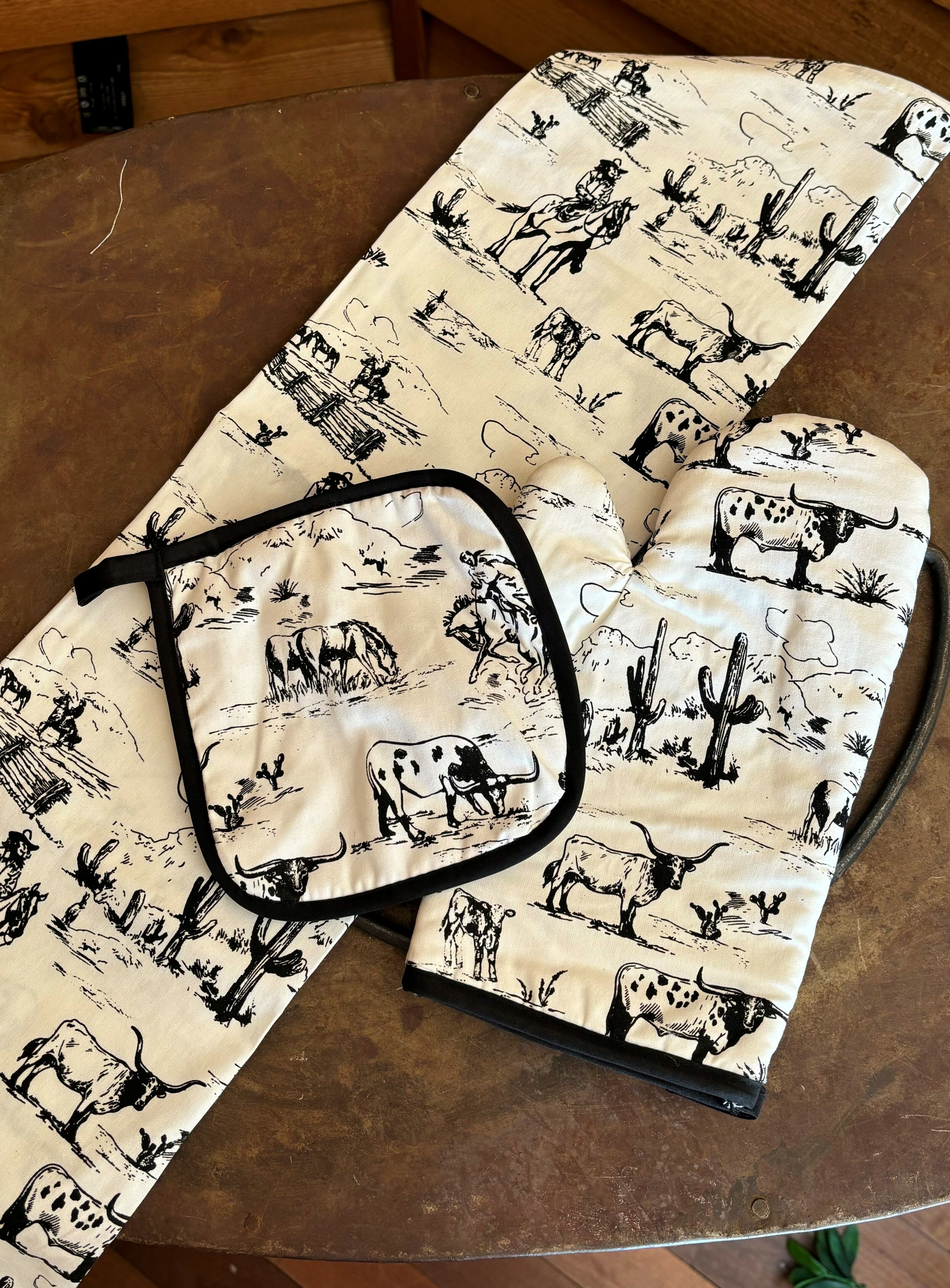 Ranch Life Pot Holder, Oven Mitt & Tea Towel Set - Black/White ...