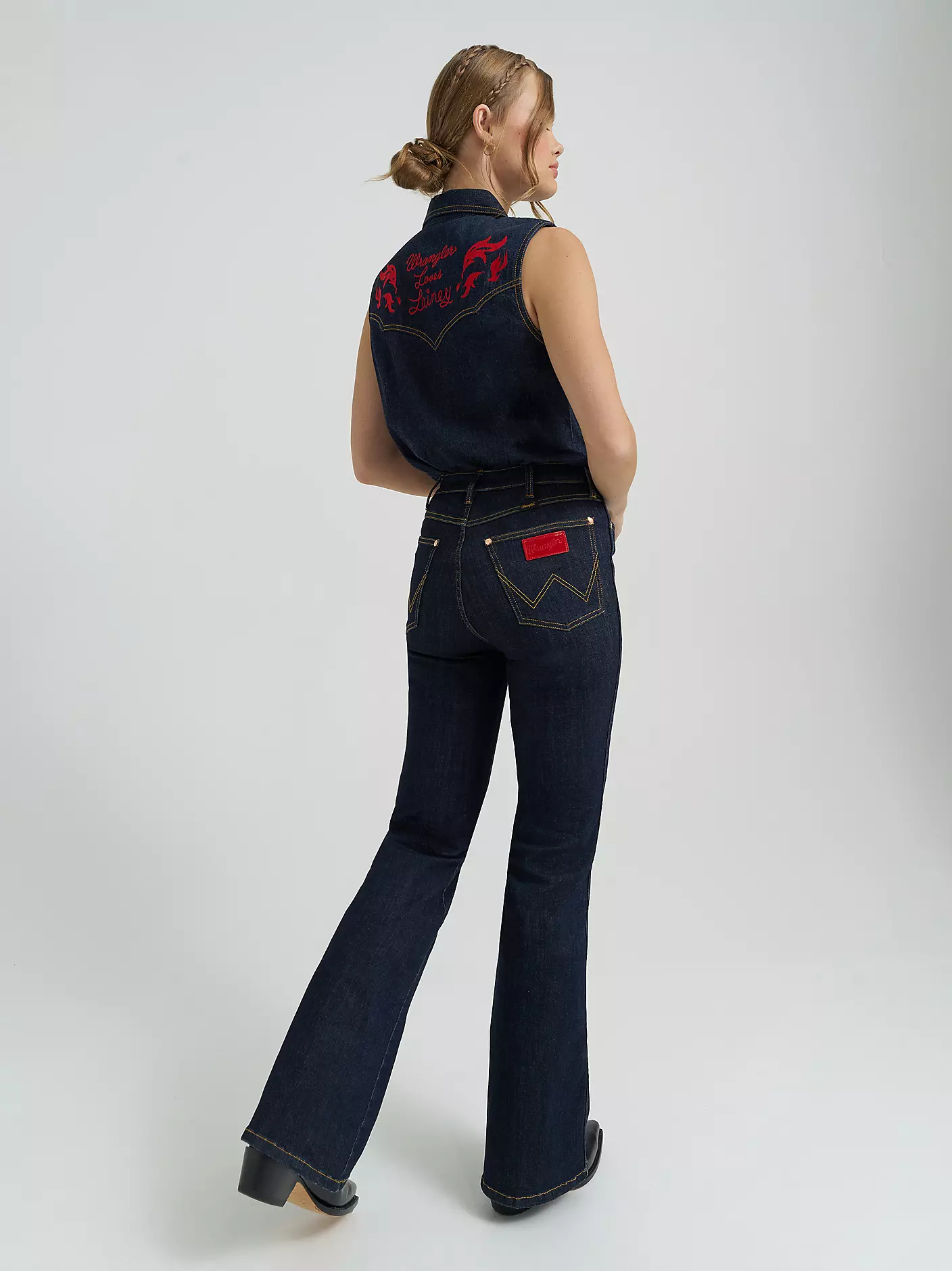 Wrangler X Lainey Wilson Flare Jeans - Dark Rinse - Image 2